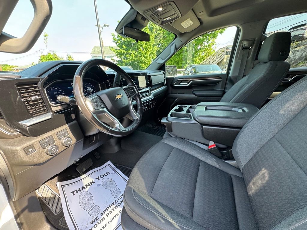 Used 2023 Chevrolet Silverado 1500 LT AWD/4WD image 15