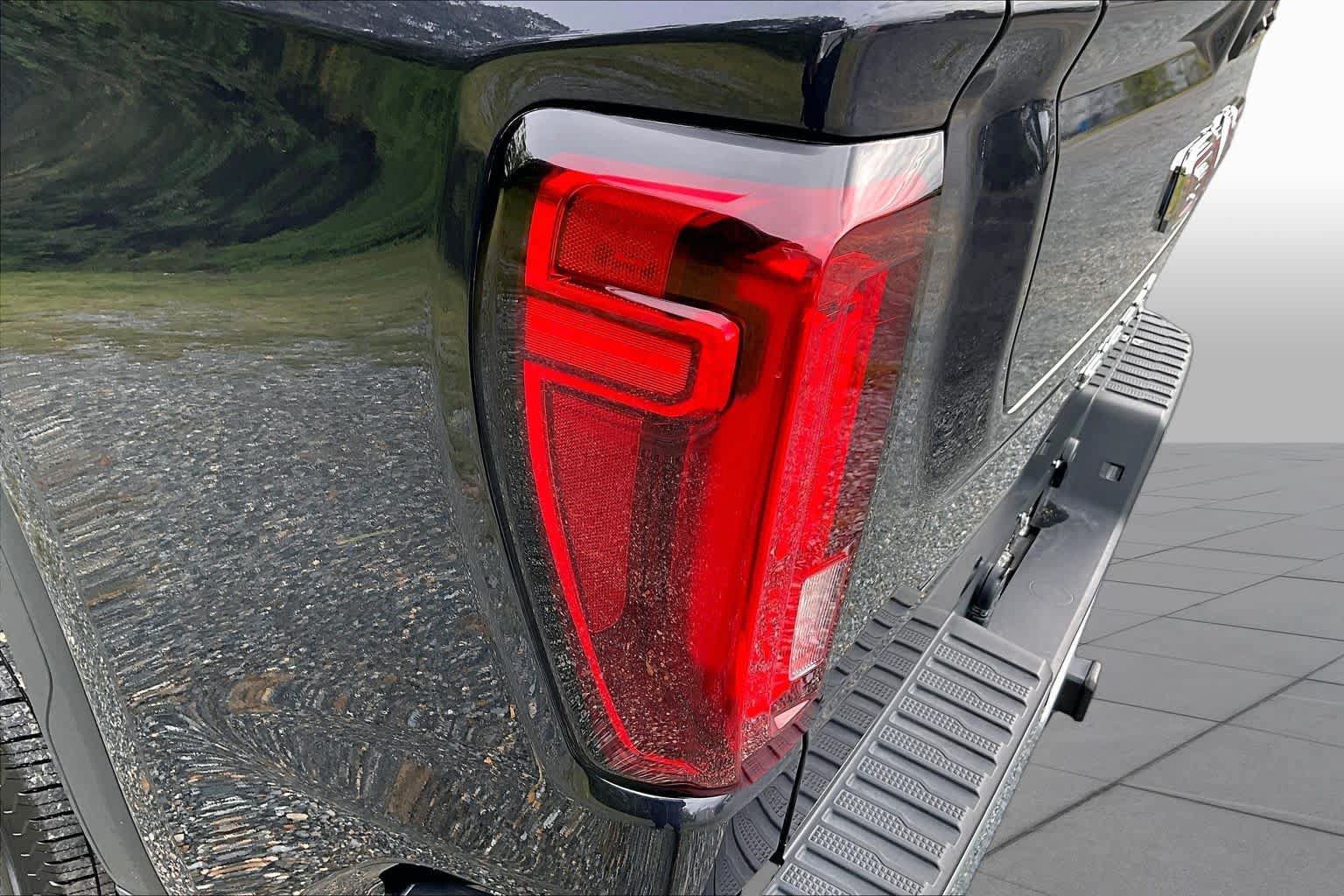 Used 2026 GMC Sierra 1500 SLT AWD/4WD image 29