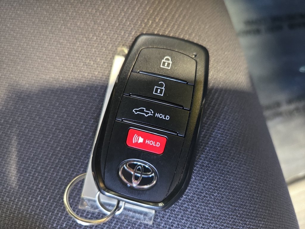 Used 2025 Toyota Tundra SR5 AWD/4WD image 36