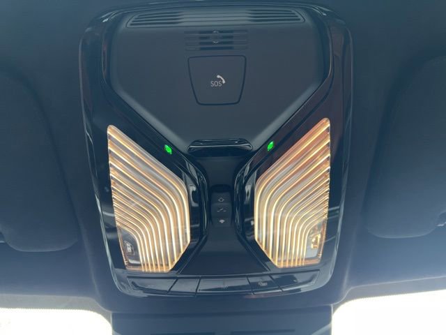 Used 2025 BMW X7 M60i image 6