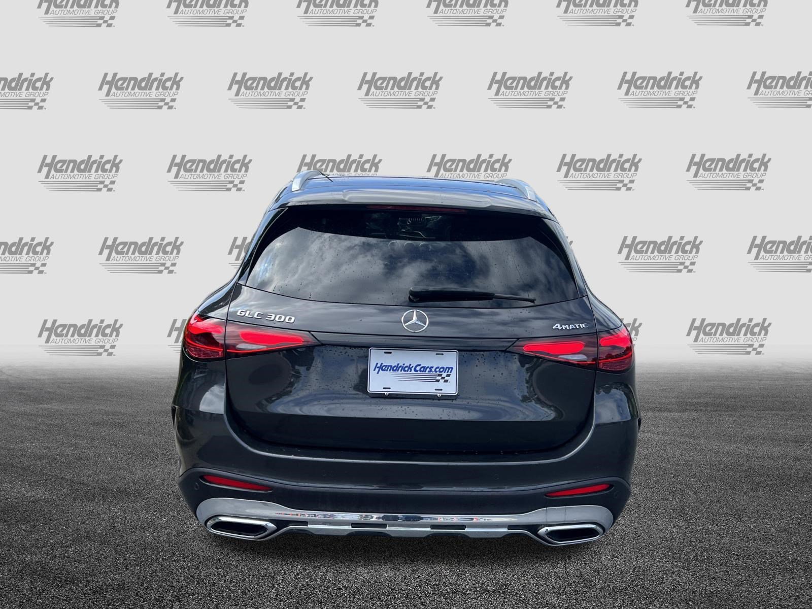 Used 2025 Mercedes-Benz GLC 300 4MATIC image 9