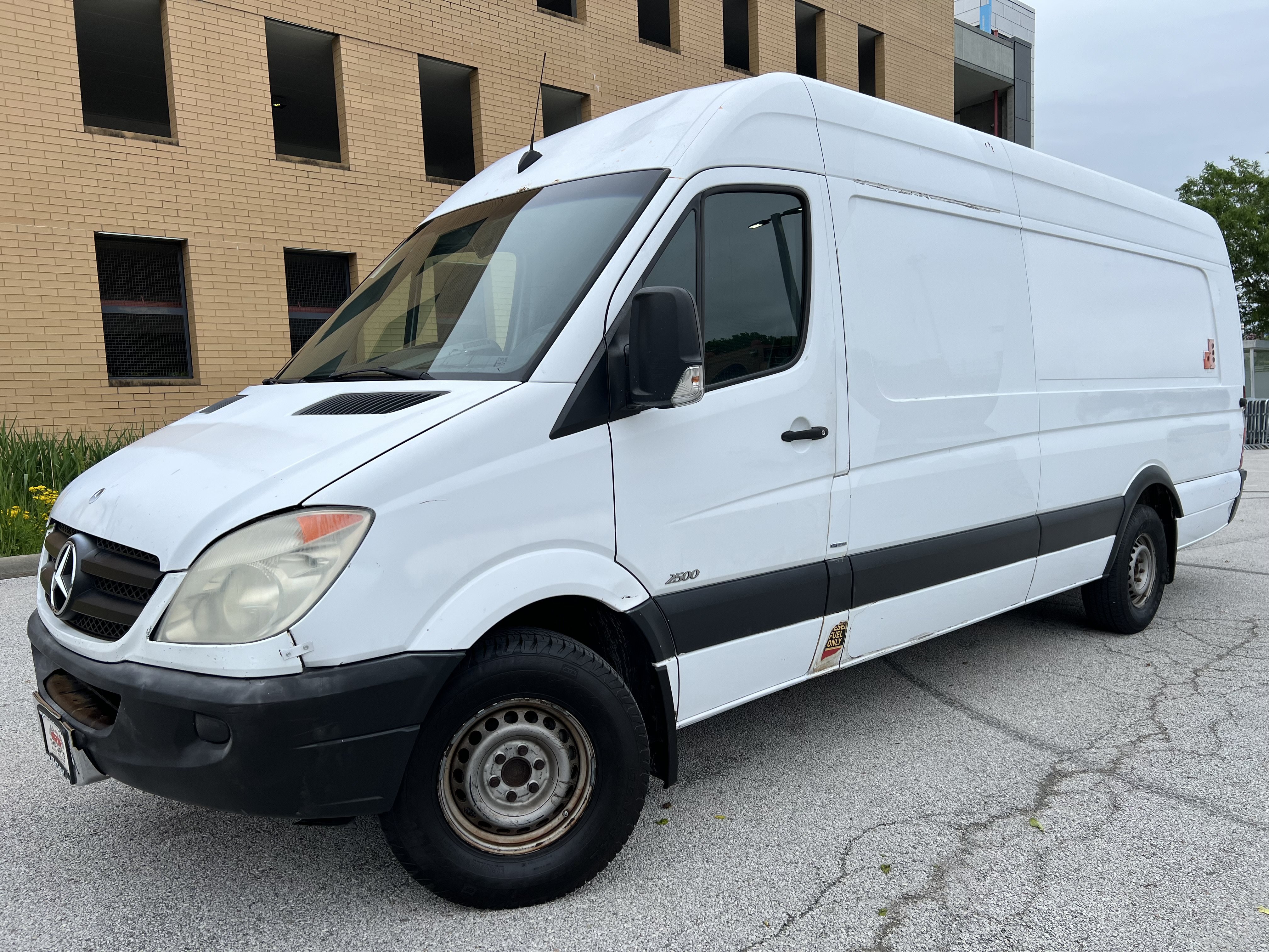 Used 2013 Mercedes-Benz Sprinter 2500 image 2