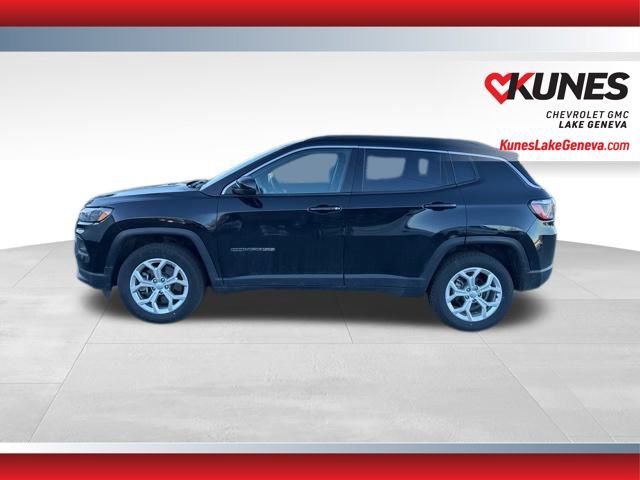 Used 2024 Jeep Compass Latitude image 9
