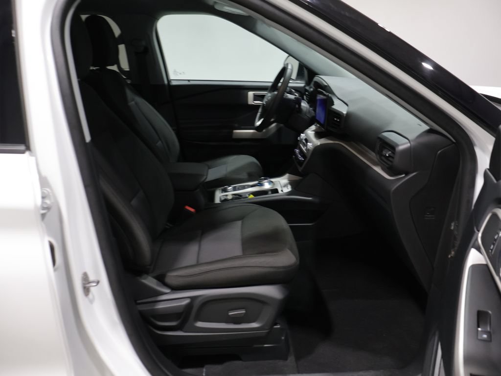 Used 2024 Ford Explorer XLT AWD/4WD image 22
