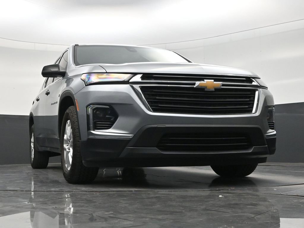 Used 2023 Chevrolet Traverse LS FWD image 26