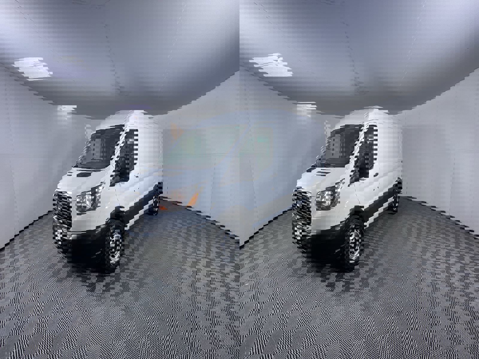 Used 2019 Ford Transit 250 130 Medium Roof image 4