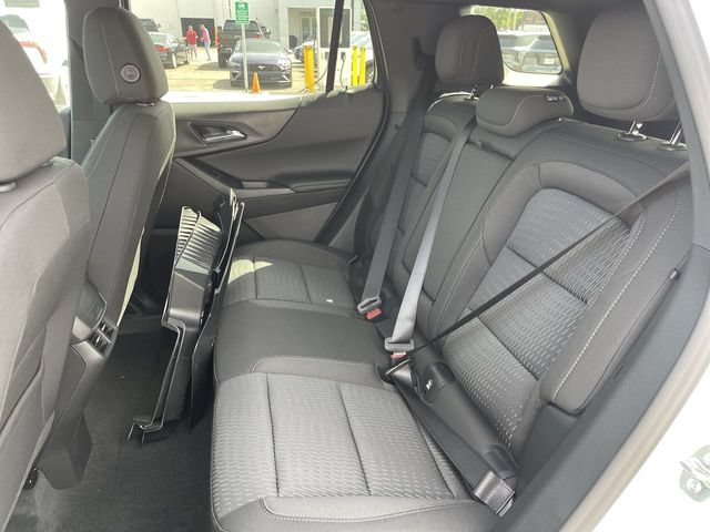 New 2027 Chevrolet Equinox LT w/ LPO, Floor Liner Package FWD image 22
