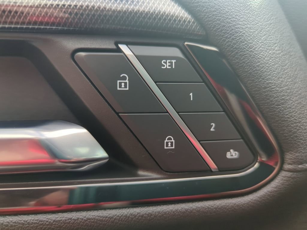 Used 2024 GMC Sierra 1500 AT4 w/ Technology Package image 30