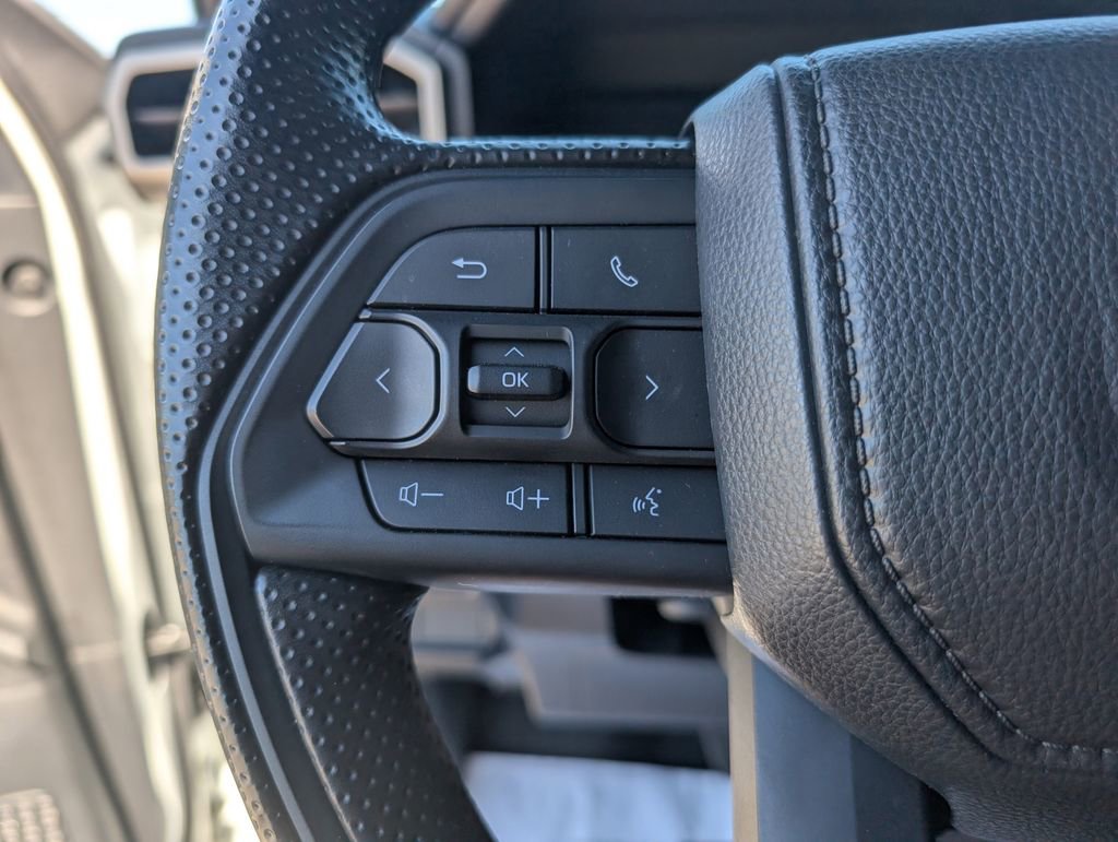 Used 2025 Toyota Tacoma SR5 AWD/4WD image 22