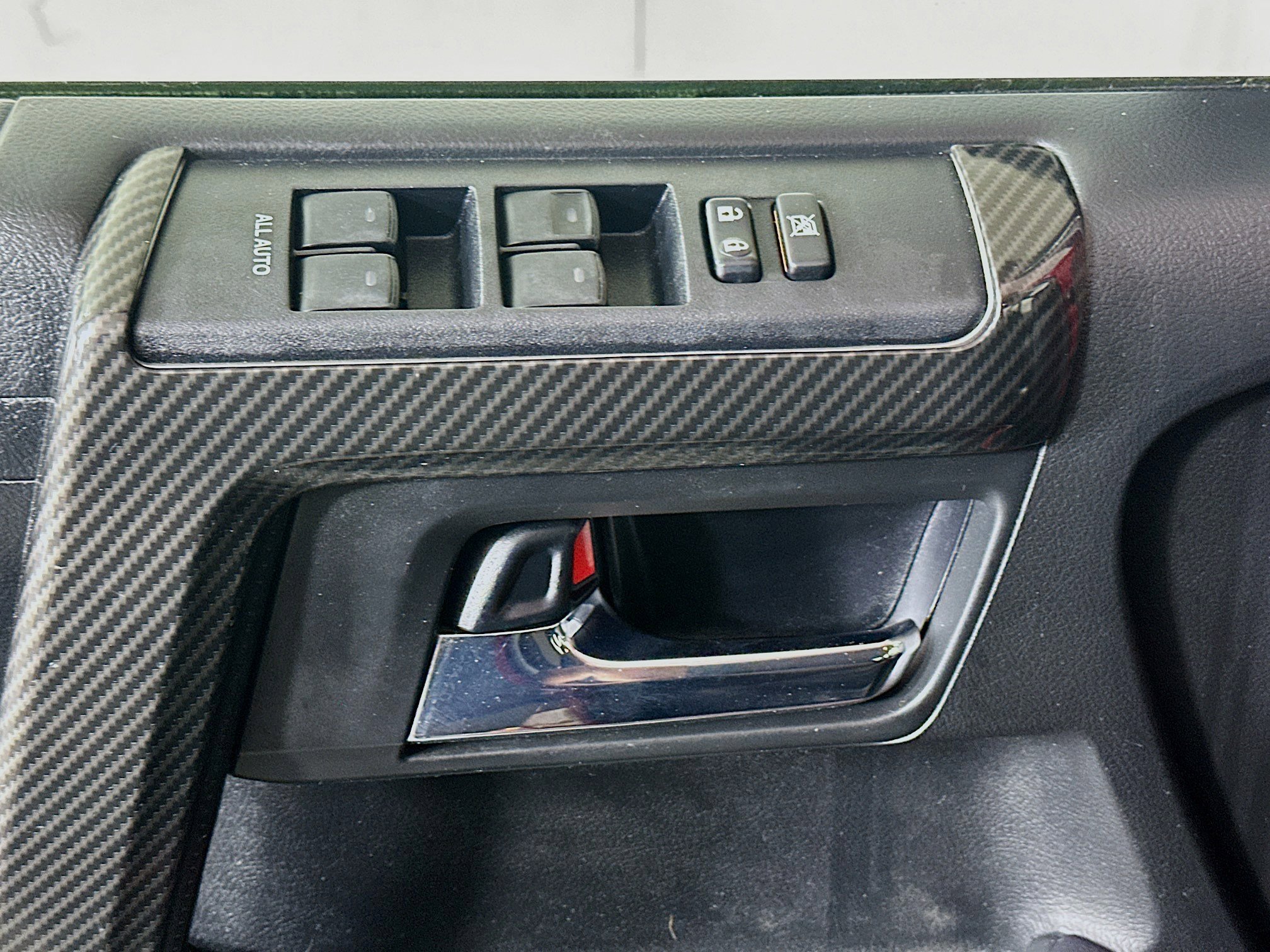 Used 2018 Toyota 4Runner SR5 AWD/4WD image 15
