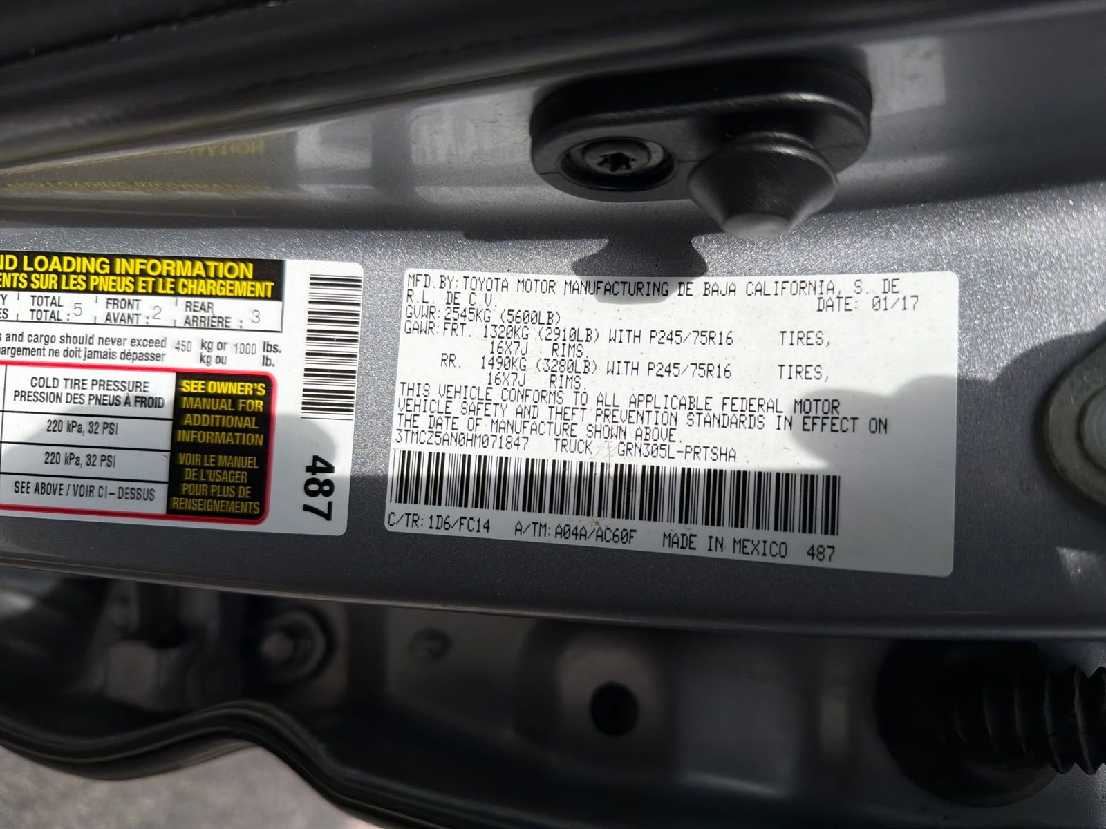 Used 2017 Toyota Tacoma SR5 w/ Tow Package AWD/4WD image 33