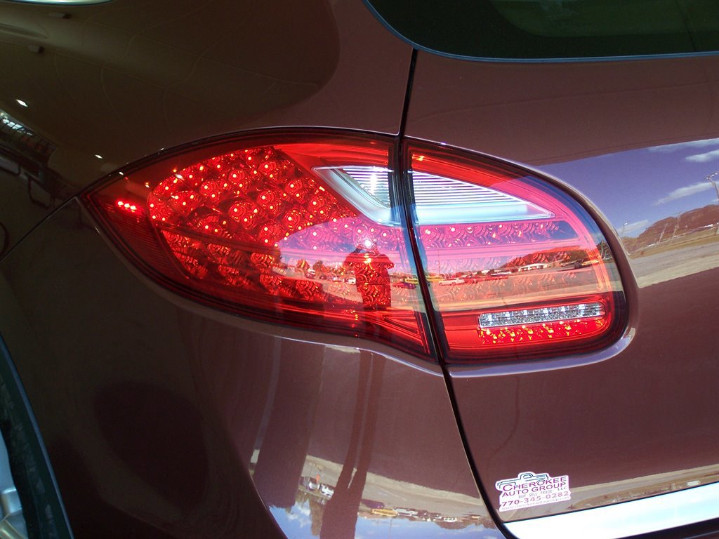 Used 2012 Porsche Cayenne S image 34