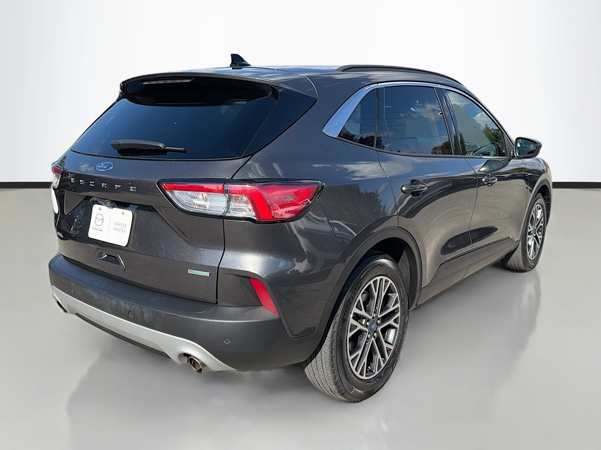 Used 2020 Ford Escape SEL image 3