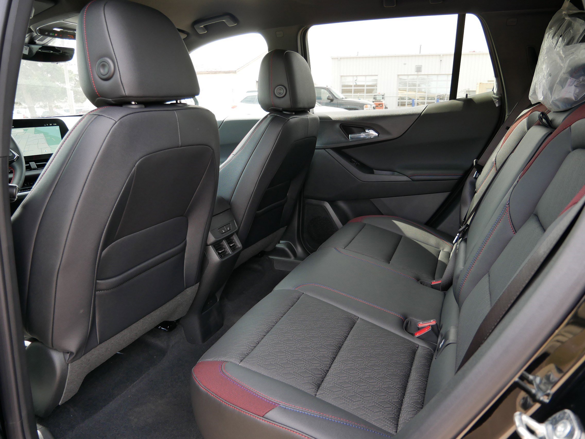 New 2026 Chevrolet Equinox RS w/ Convenience Package III AWD/4WD image 12