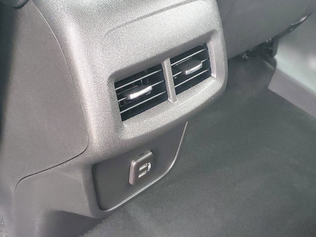 Used 2023 Chevrolet Equinox LT AWD/4WD image 28