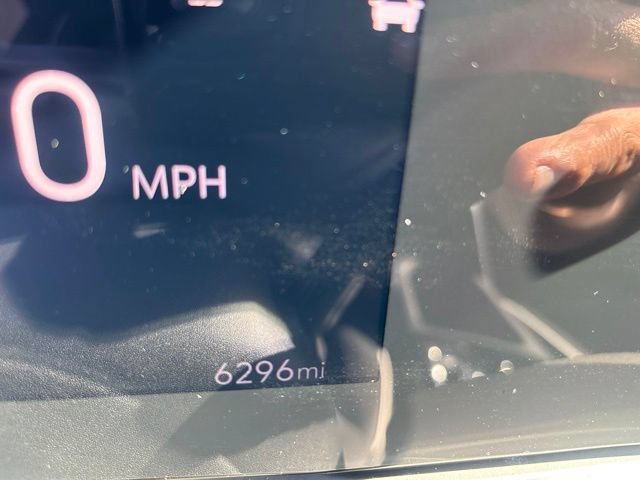 Used 2025 Buick Encore GX Avenir w/ Avenir Technology Package AWD/4WD image 23