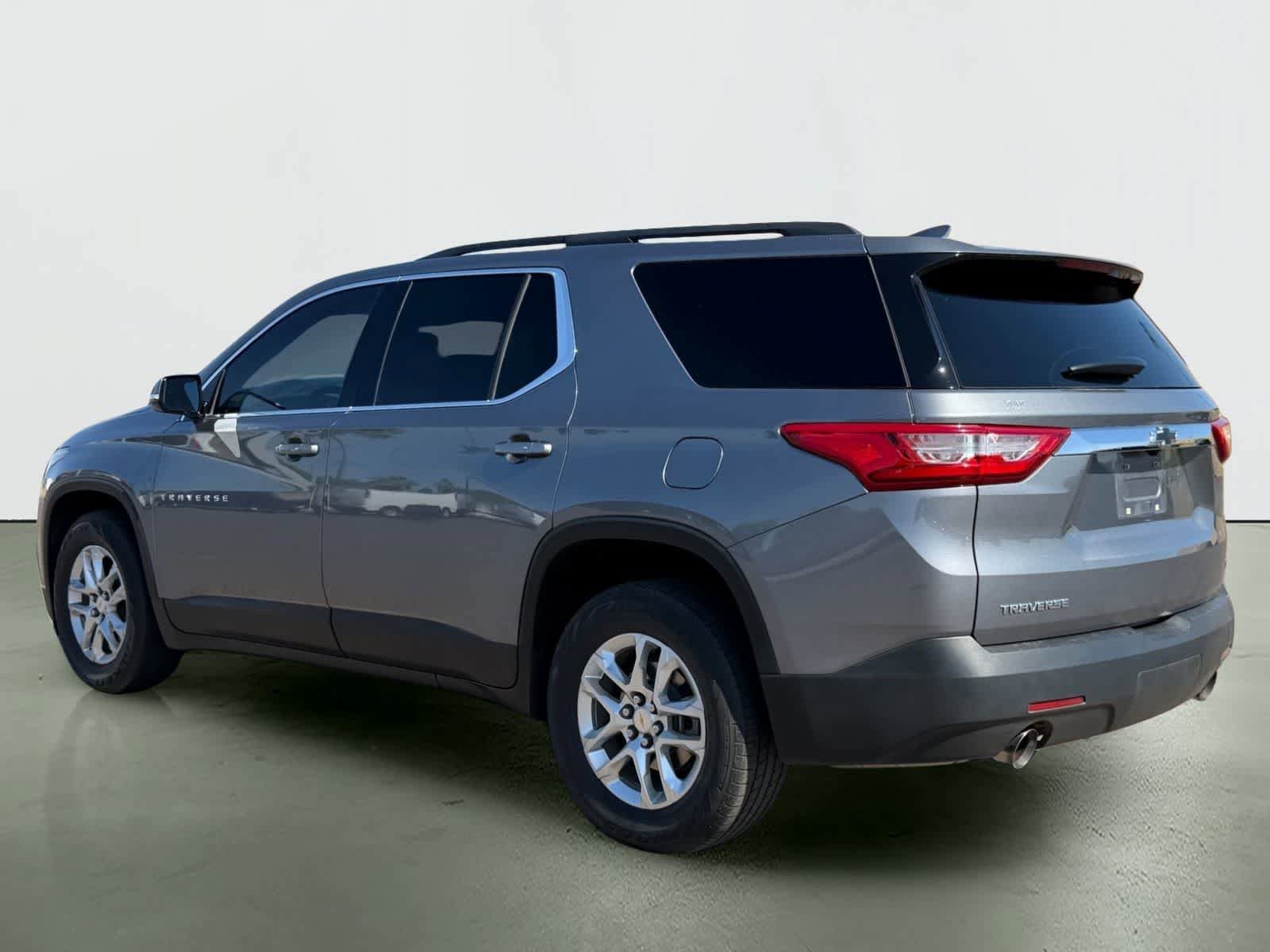 Used 2020 Chevrolet Traverse LT FWD image 3