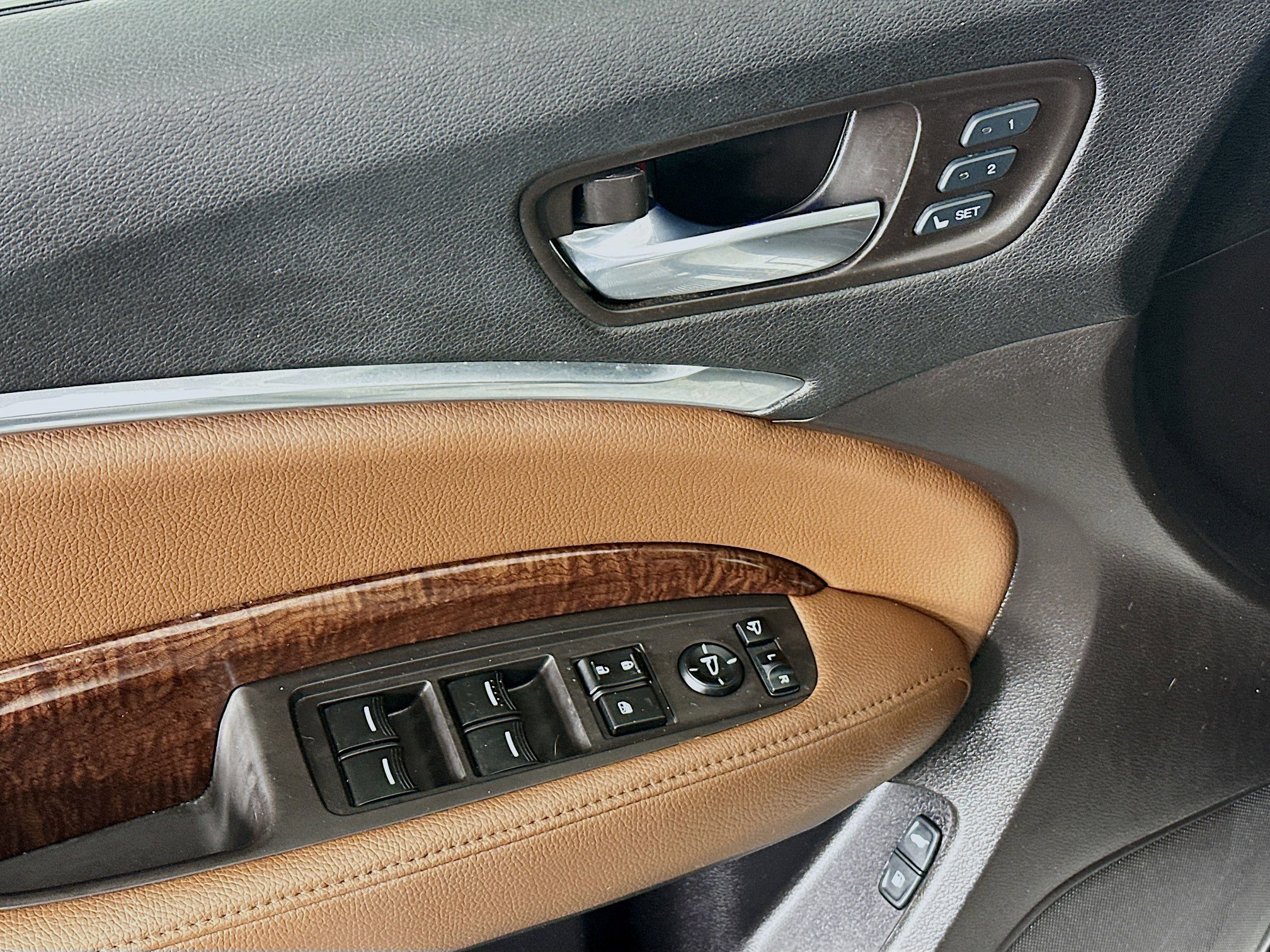 Used 2018 Acura MDX FWD w/ Technology Package image 15