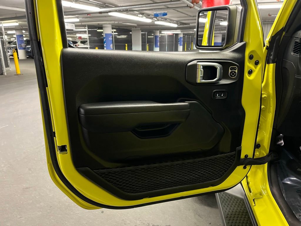 Used 2024 Jeep Wrangler Unlimited Rubicon w/ XTREMEE 35" Tire Package image 15