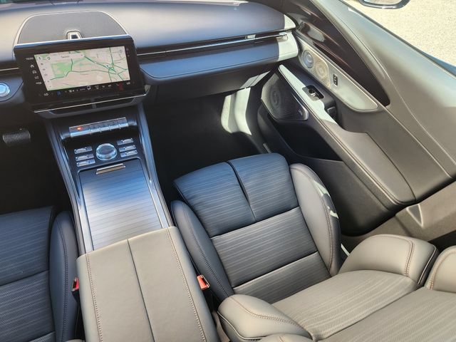 New 2026 Lincoln Nautilus Reserve AWD/4WD image 12