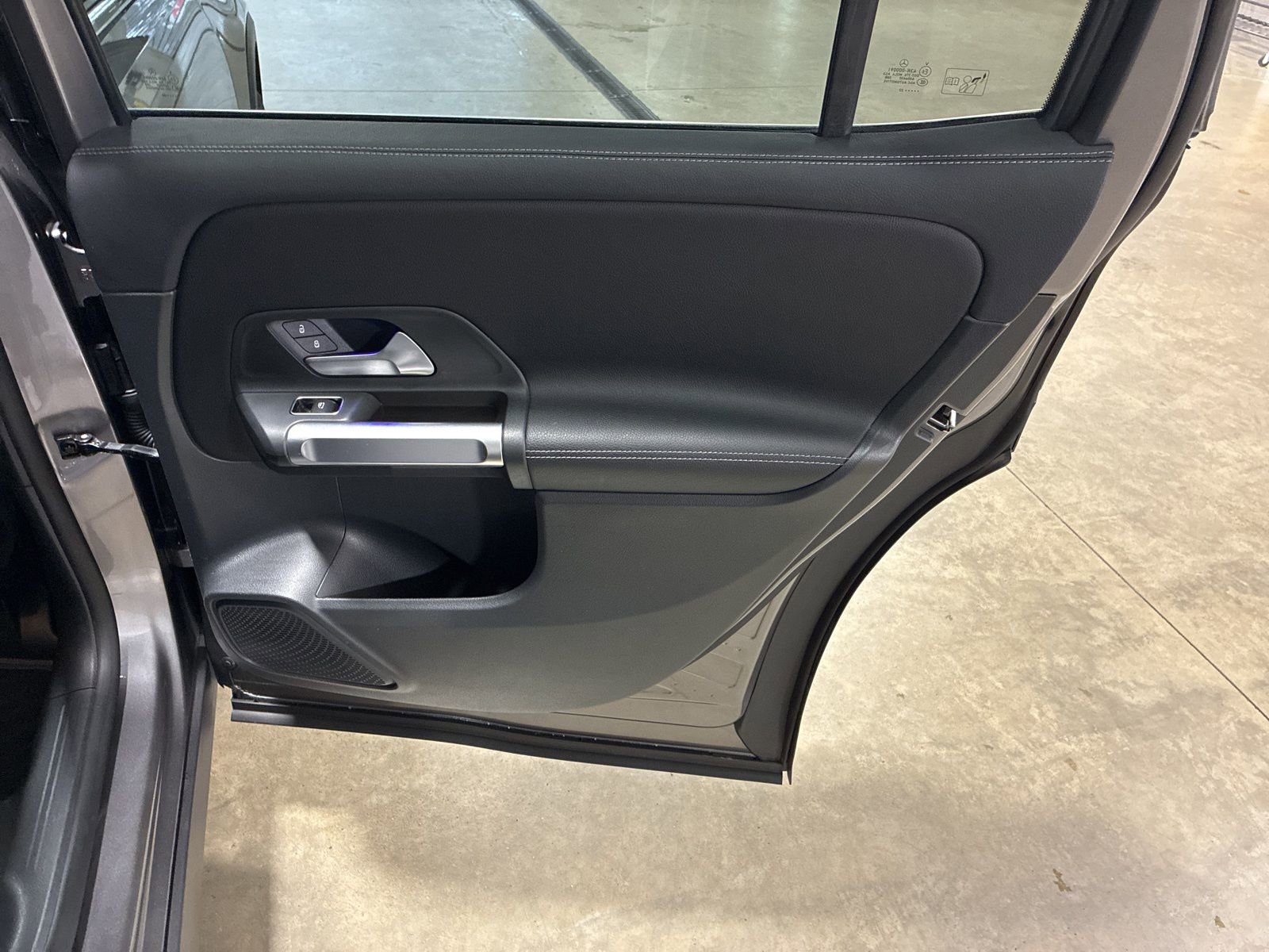 Used 2022 Mercedes-Benz GLB 250 4MATIC image 24