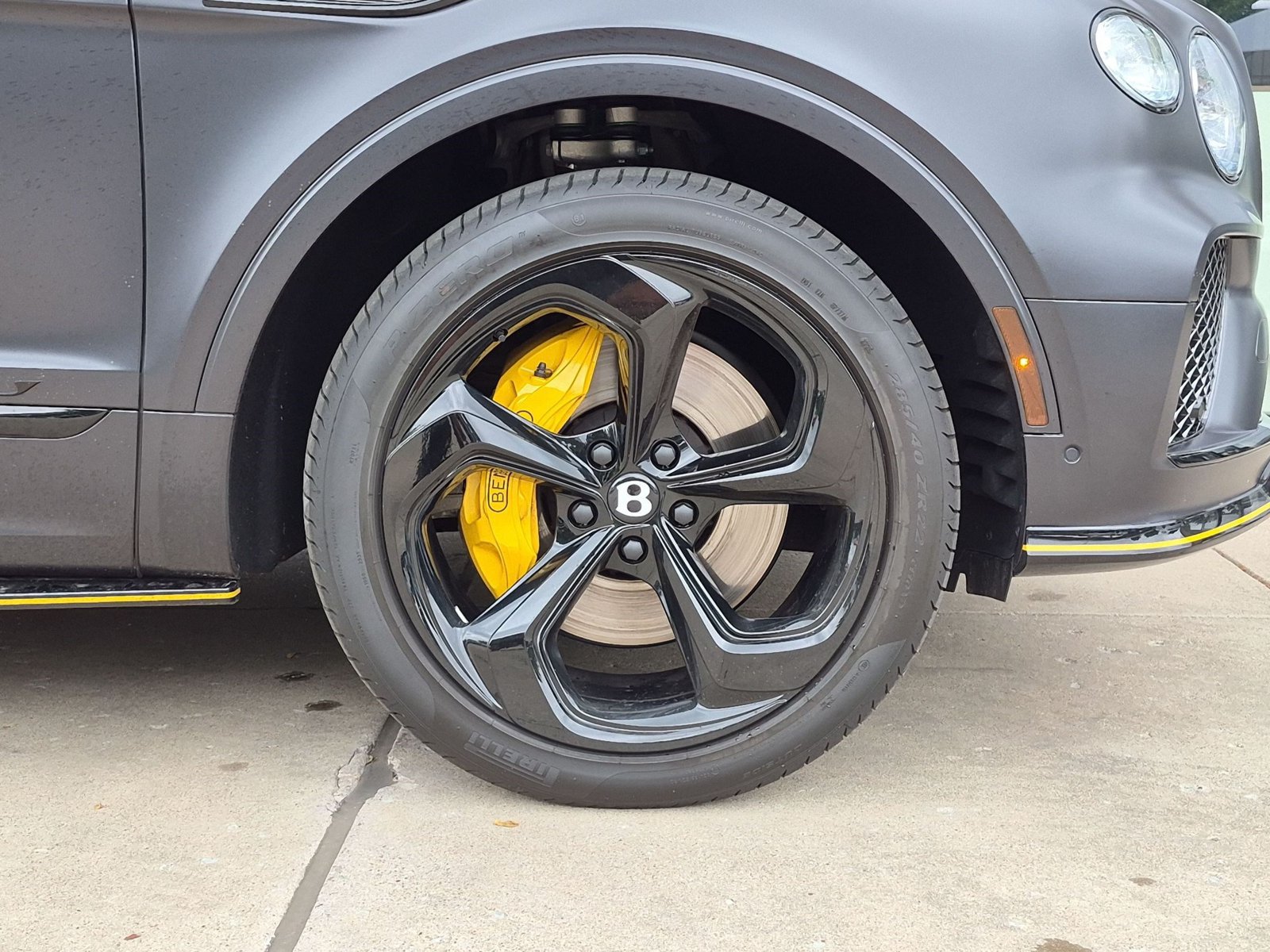 Certified 2025 Bentley Bentayga AWD/4WD image 25