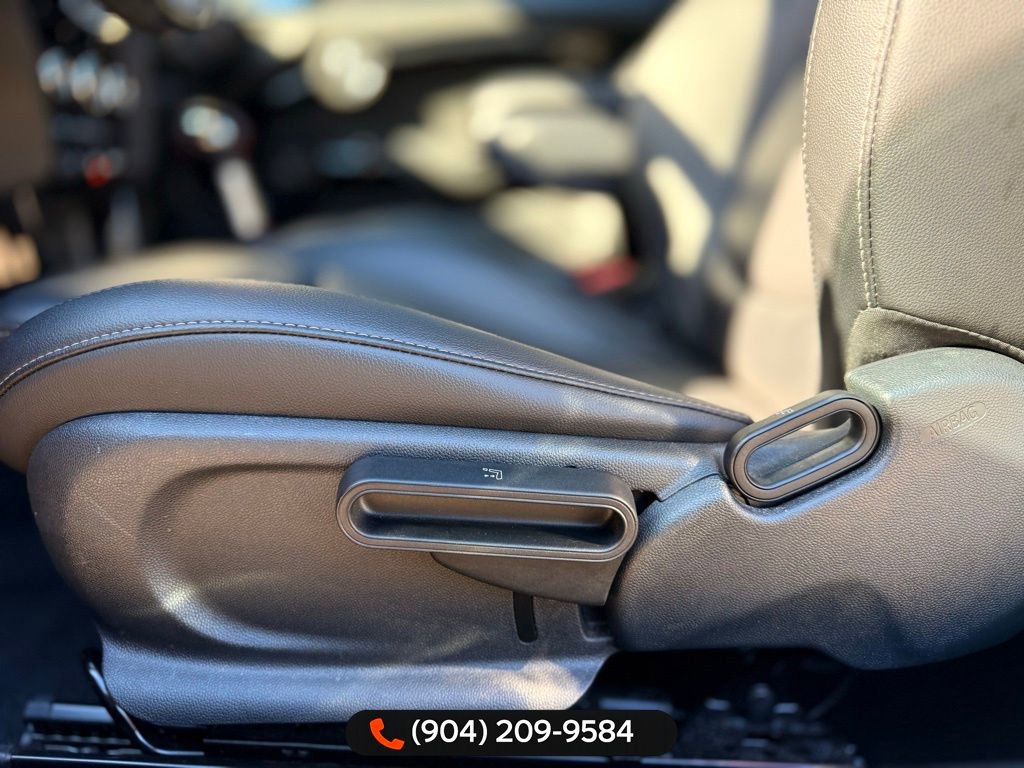 Used 2019 MINI Cooper S w/ Premium Package image 12