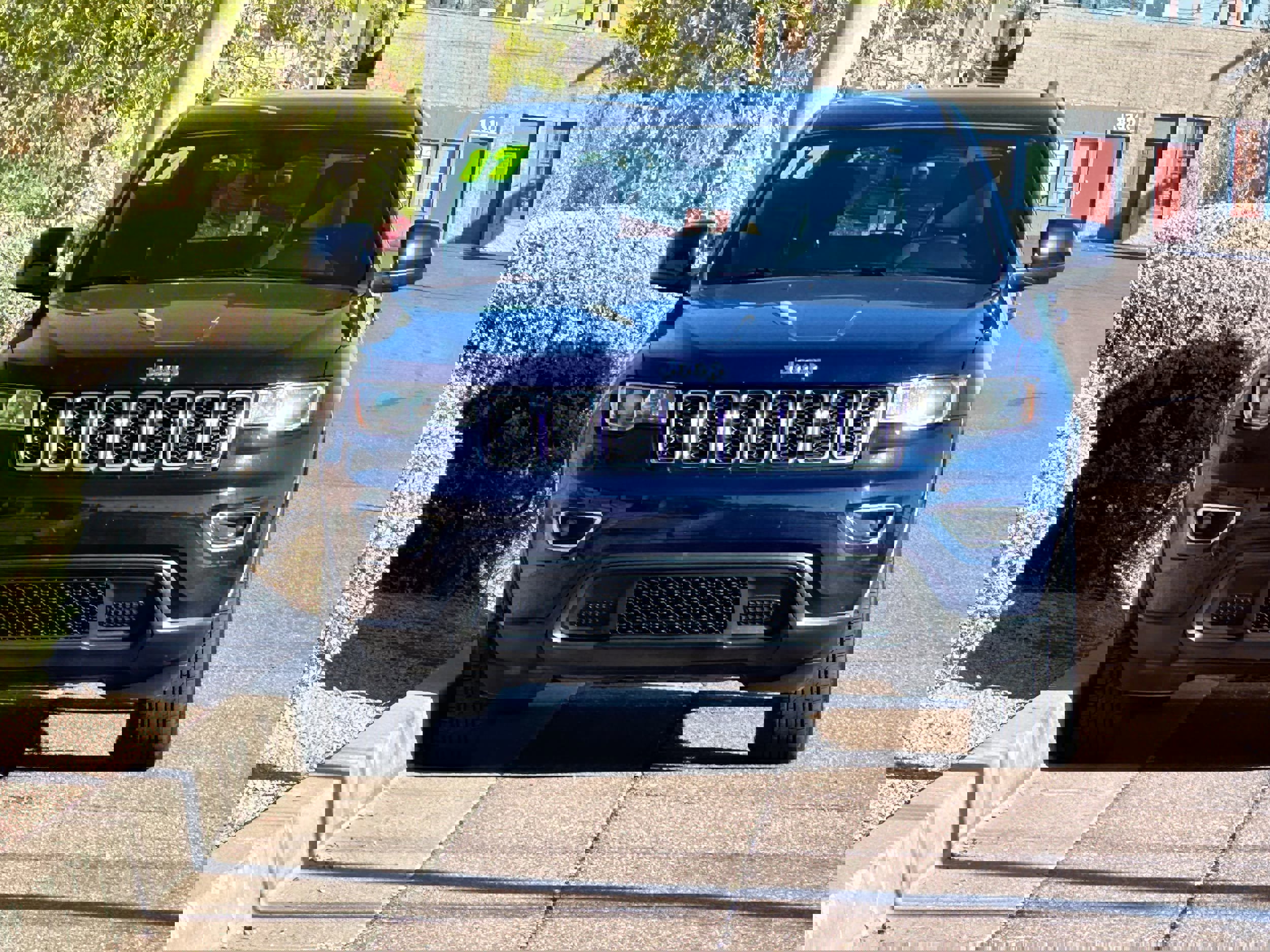 Used 2017 Jeep Grand Cherokee Laredo w/ Quick Order Package 23E image 2