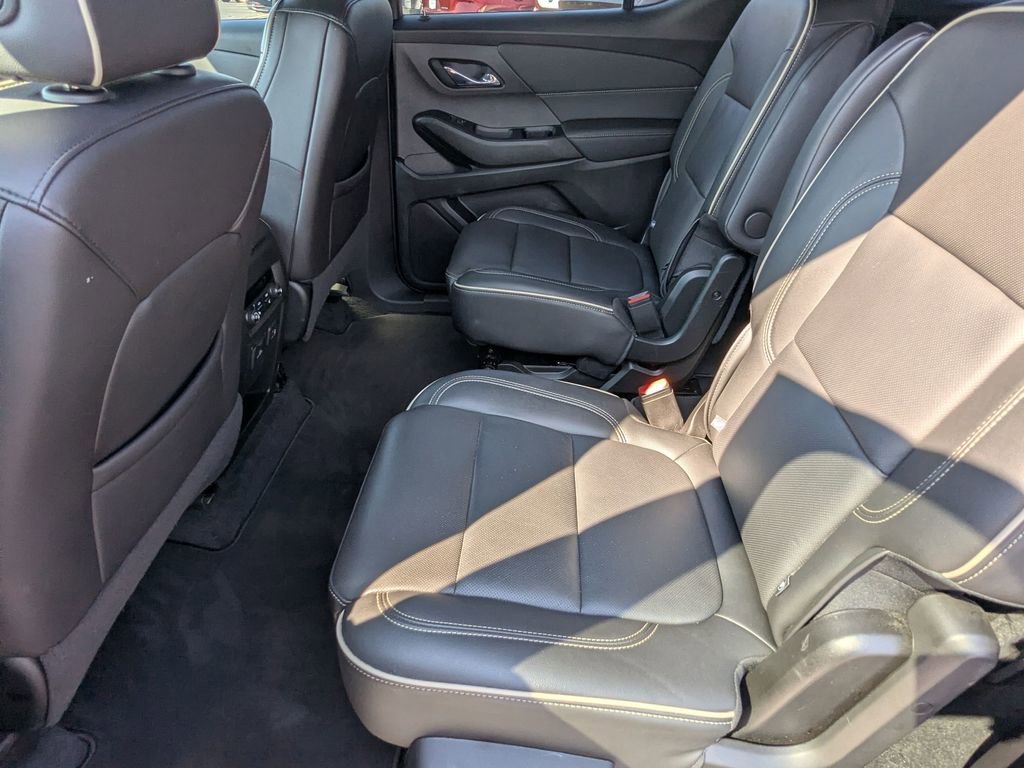 Used 2023 Chevrolet Traverse Premier image 18