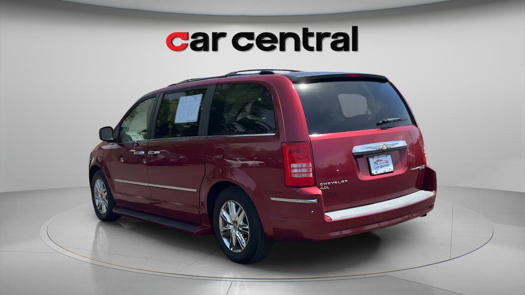 Used 2010 Chrysler Town & Country Limited w/ Trailer Tow Group FWD image 3