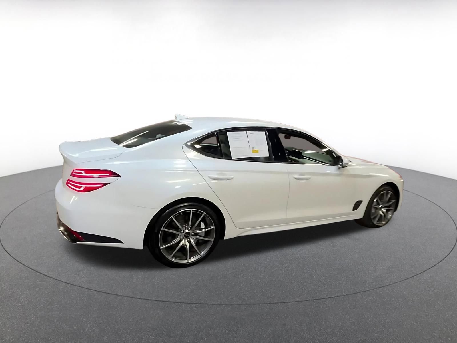 Used 2025 Genesis G70 2.5T image 14