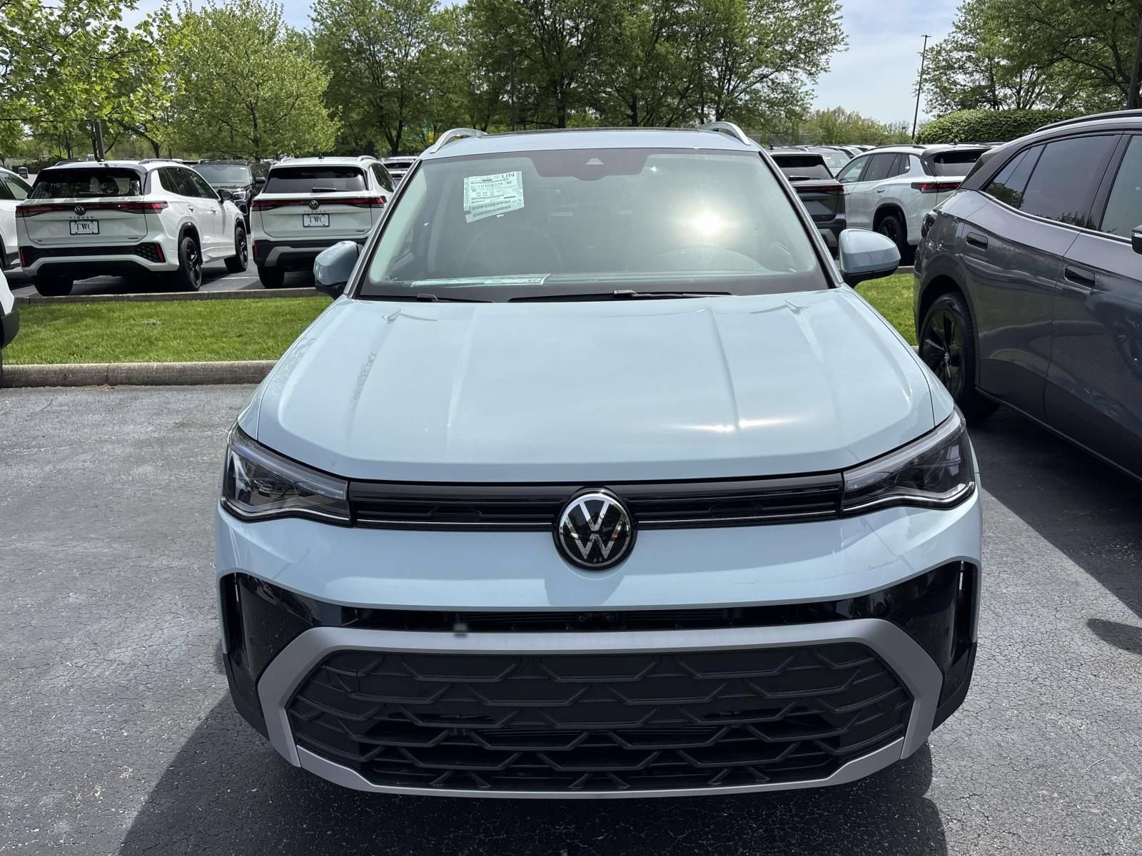 New 2026 Volkswagen Taos SE AWD/4WD image 2