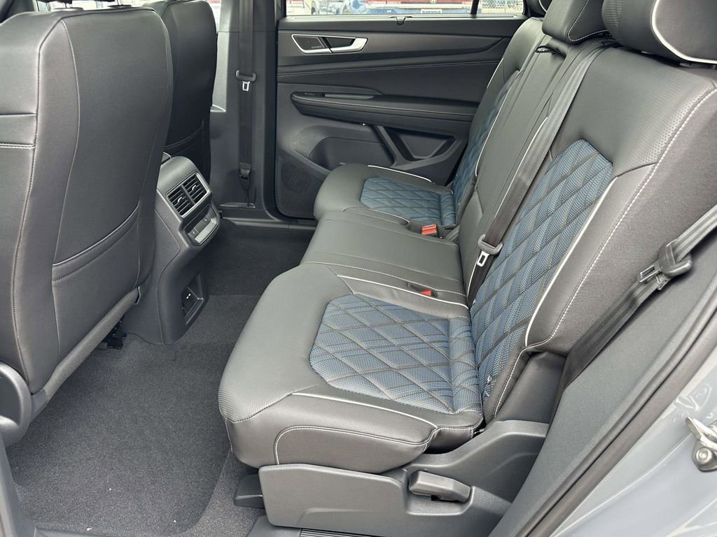 New 2026 Volkswagen Atlas Cross Sport SEL Premium R-Line image 8