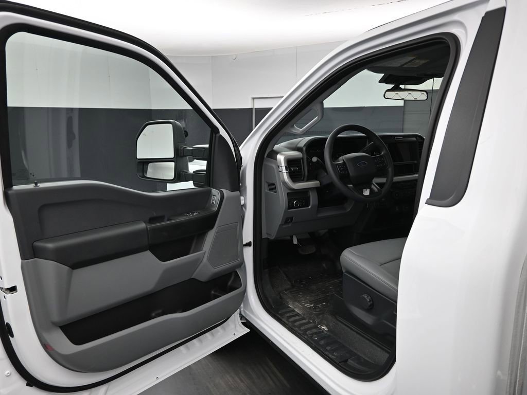 New 2026 Ford F250 XL w/ XL Chrome Package image 8