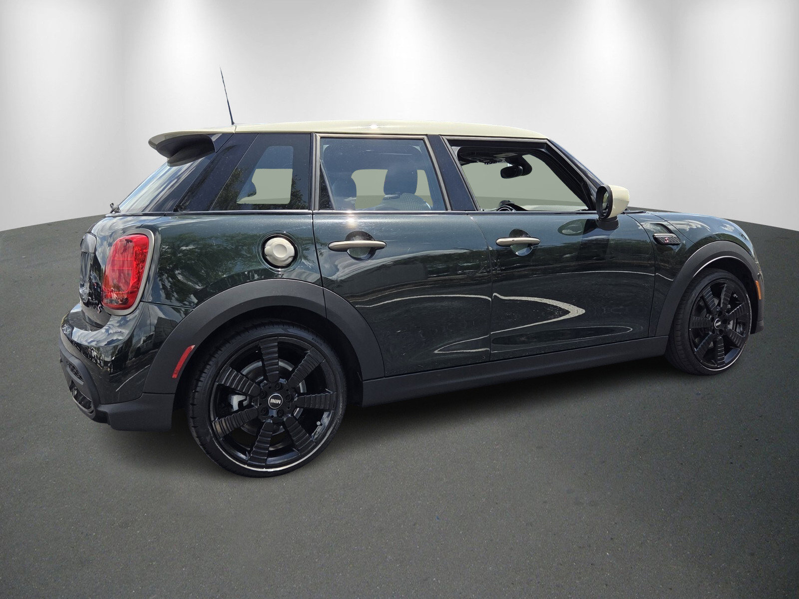 Used 2023 MINI Cooper S w/ MINI Resolute Edition image 7