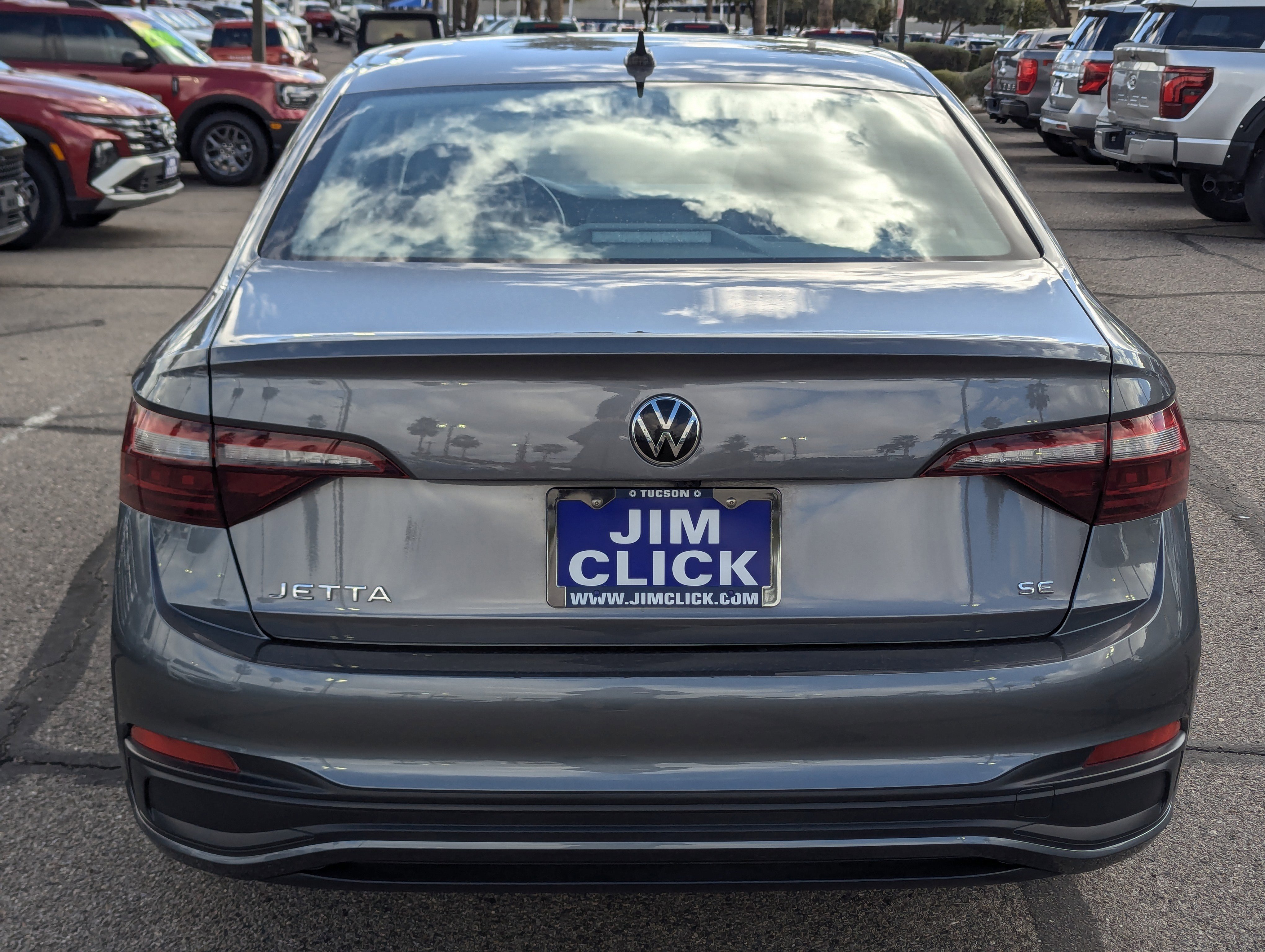 Used 2024 Volkswagen Jetta SE image 3