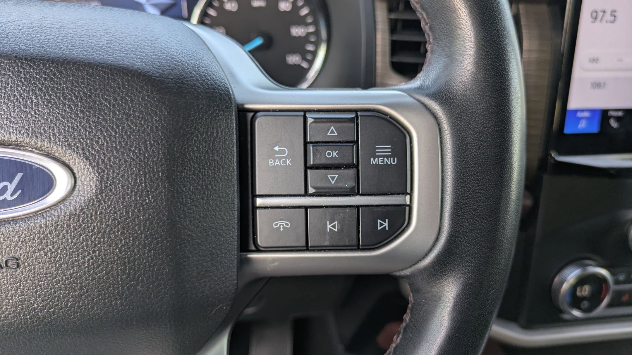 Used 2024 Ford Expedition Limited image 18