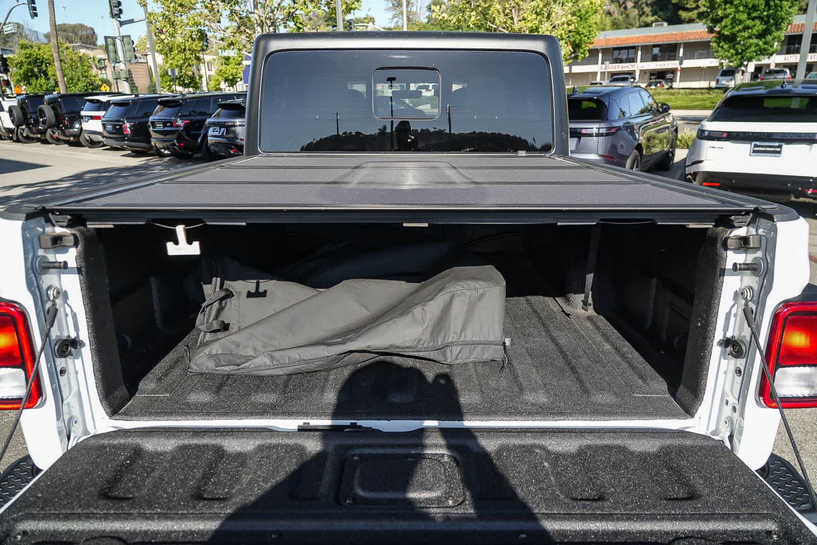 Used 2023 Jeep Gladiator Sport AWD/4WD image 26