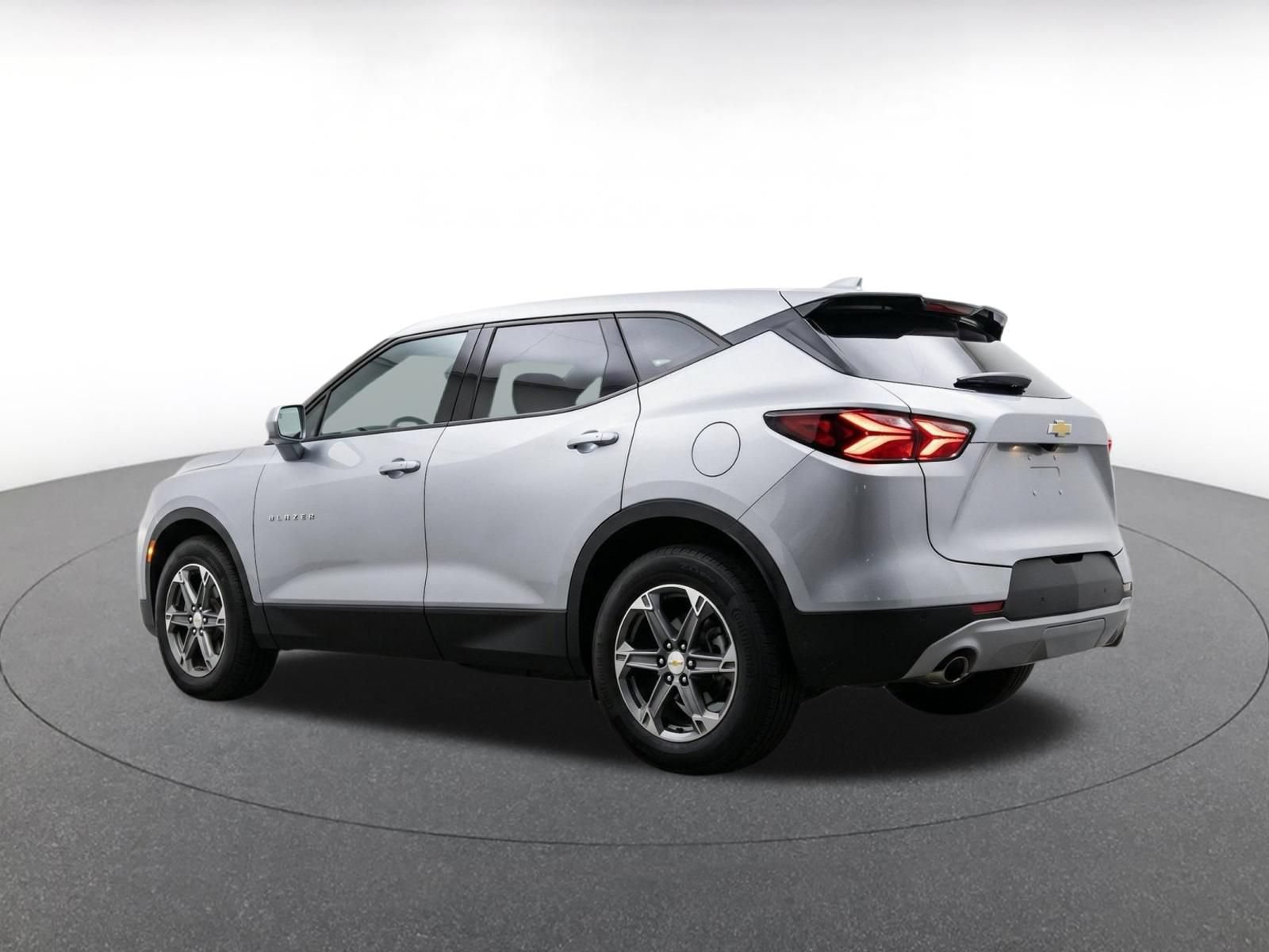 Used 2025 Chevrolet Blazer LT FWD image 7