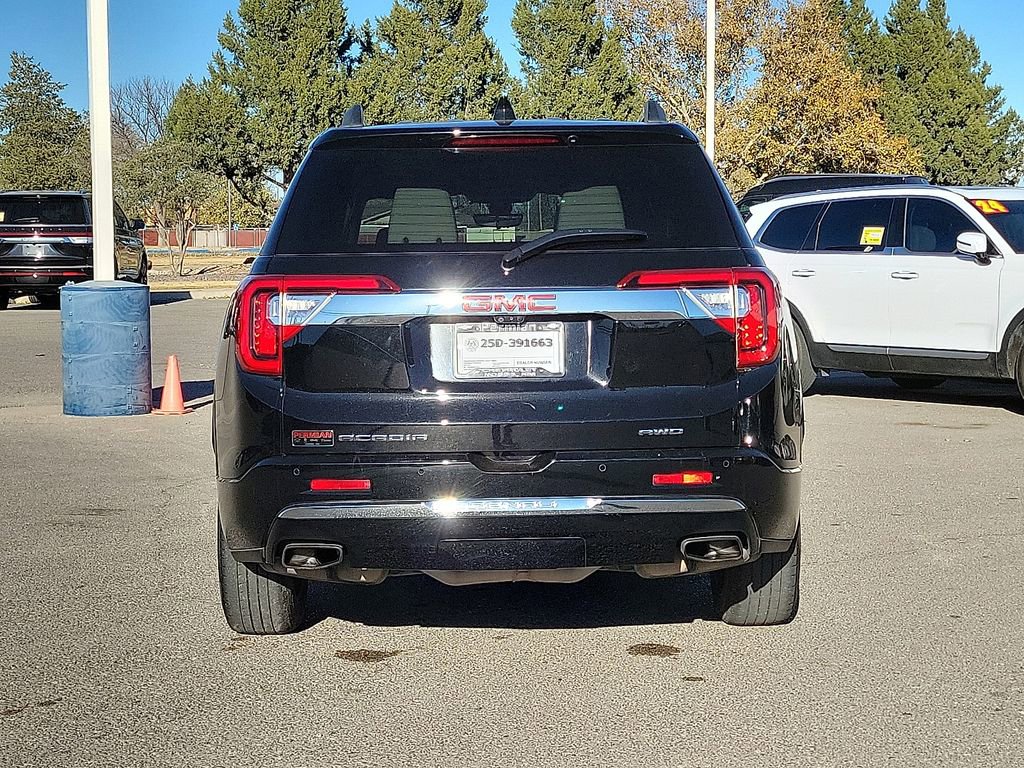 Used 2022 GMC Acadia Denali w/ Black Diamond Edition image 9