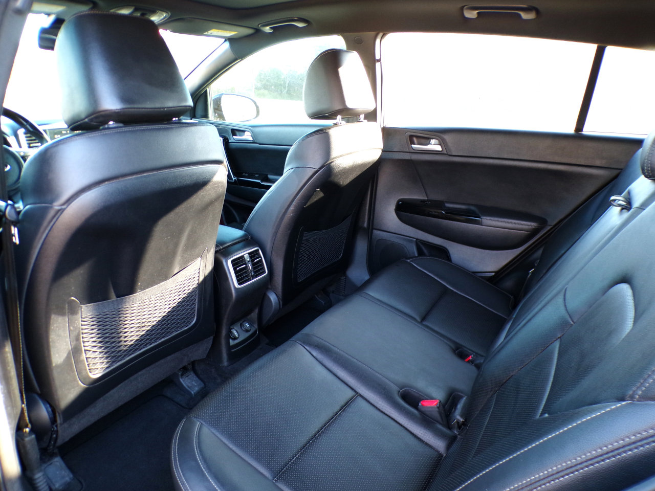 Used 2022 Kia Sportage Nightfall Edition w/ Nightfall Fwd Premium Package image 32