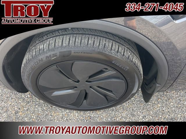 Used 2026 Tesla Model Y 2WD image 10