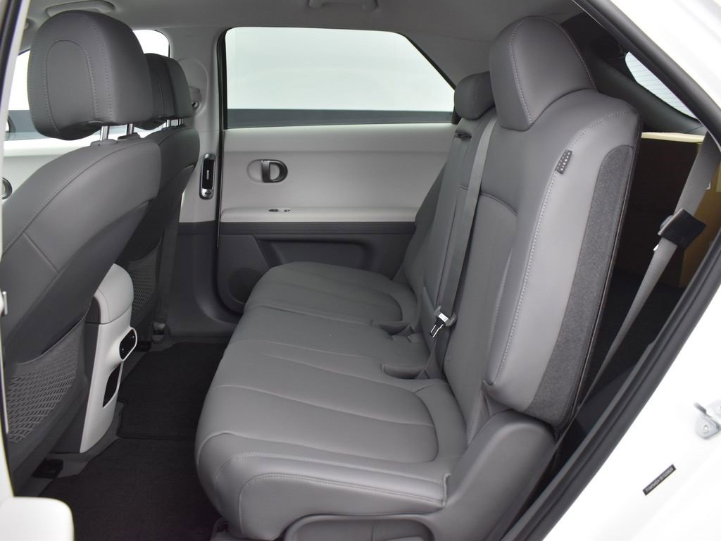 New 2025 Hyundai Ioniq 5 SEL image 17
