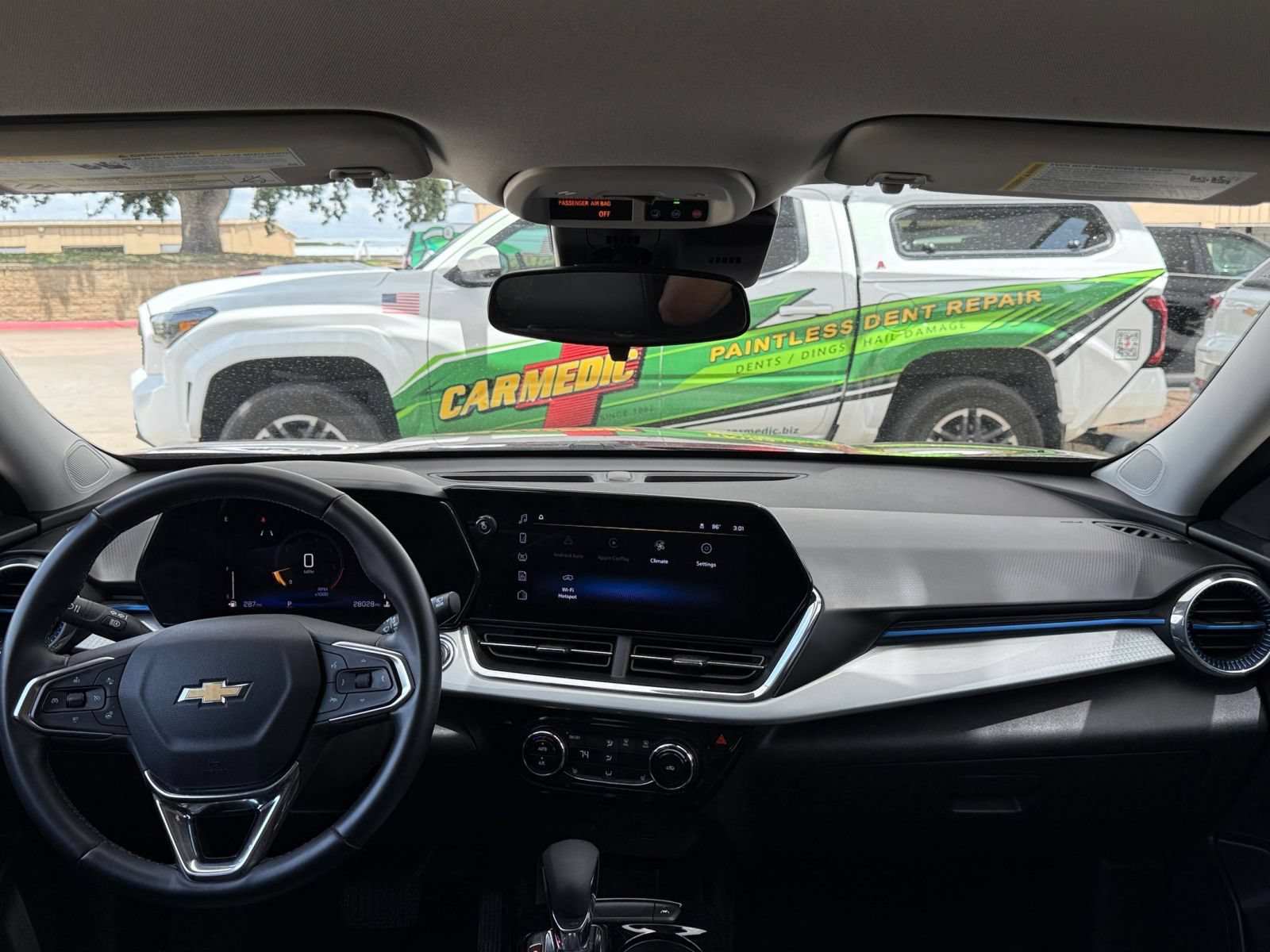 Used 2025 Chevrolet Trax LT w/ LT Convenience Package FWD image 33