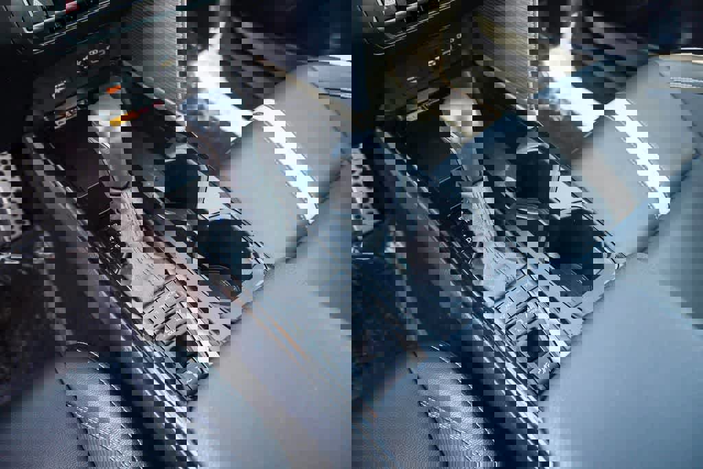 Used 2025 Toyota Camry SE image 19