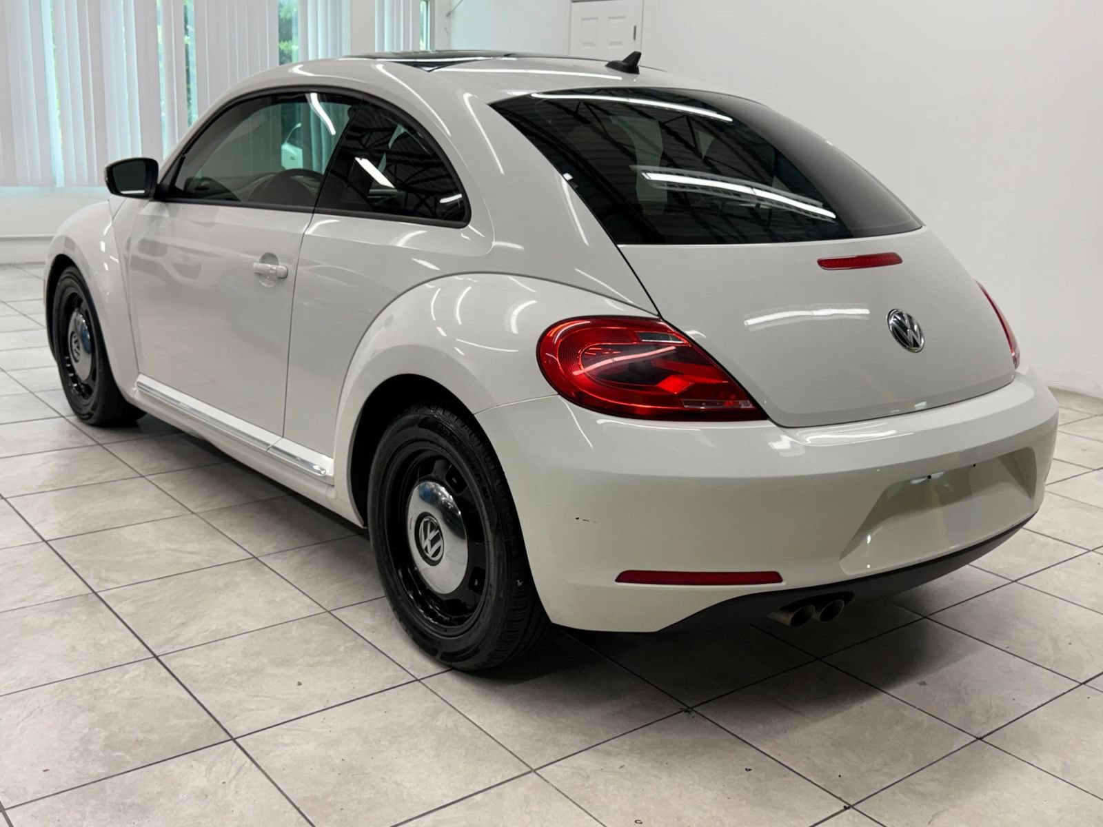 Used 2013 Volkswagen Beetle 2.5 FWD image 7