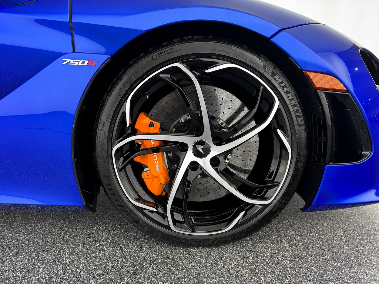 Used 2024 McLaren 750S Spider image 34