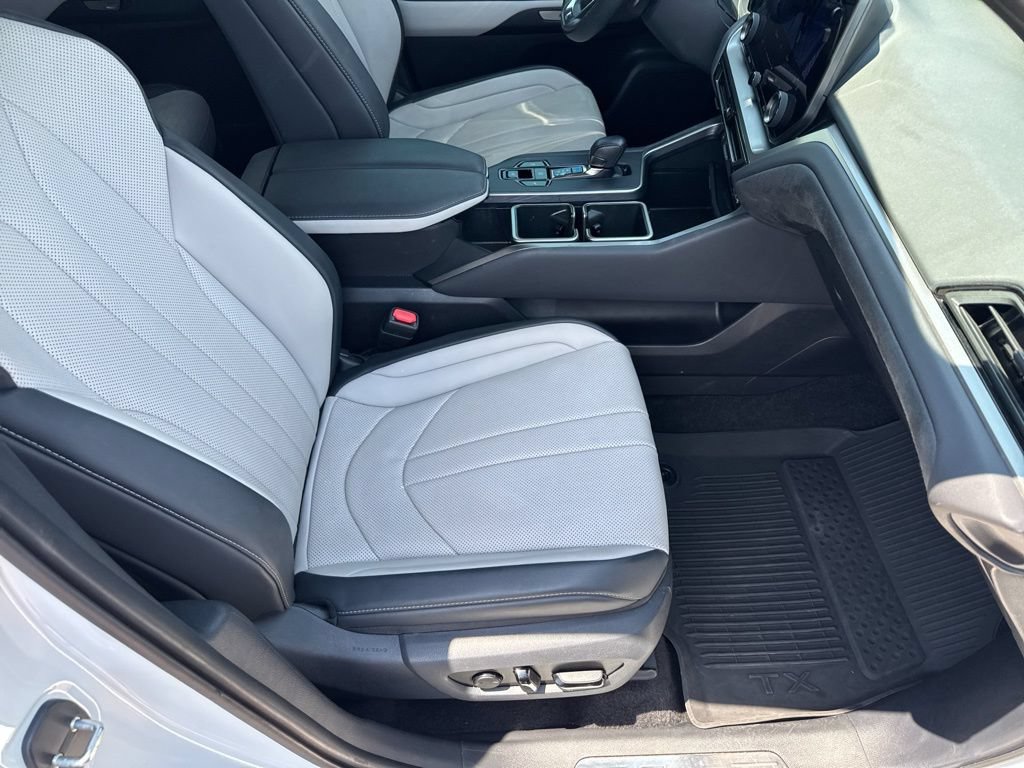 Used 2025 Lexus TX 500h AWD w/ Technology Package image 27