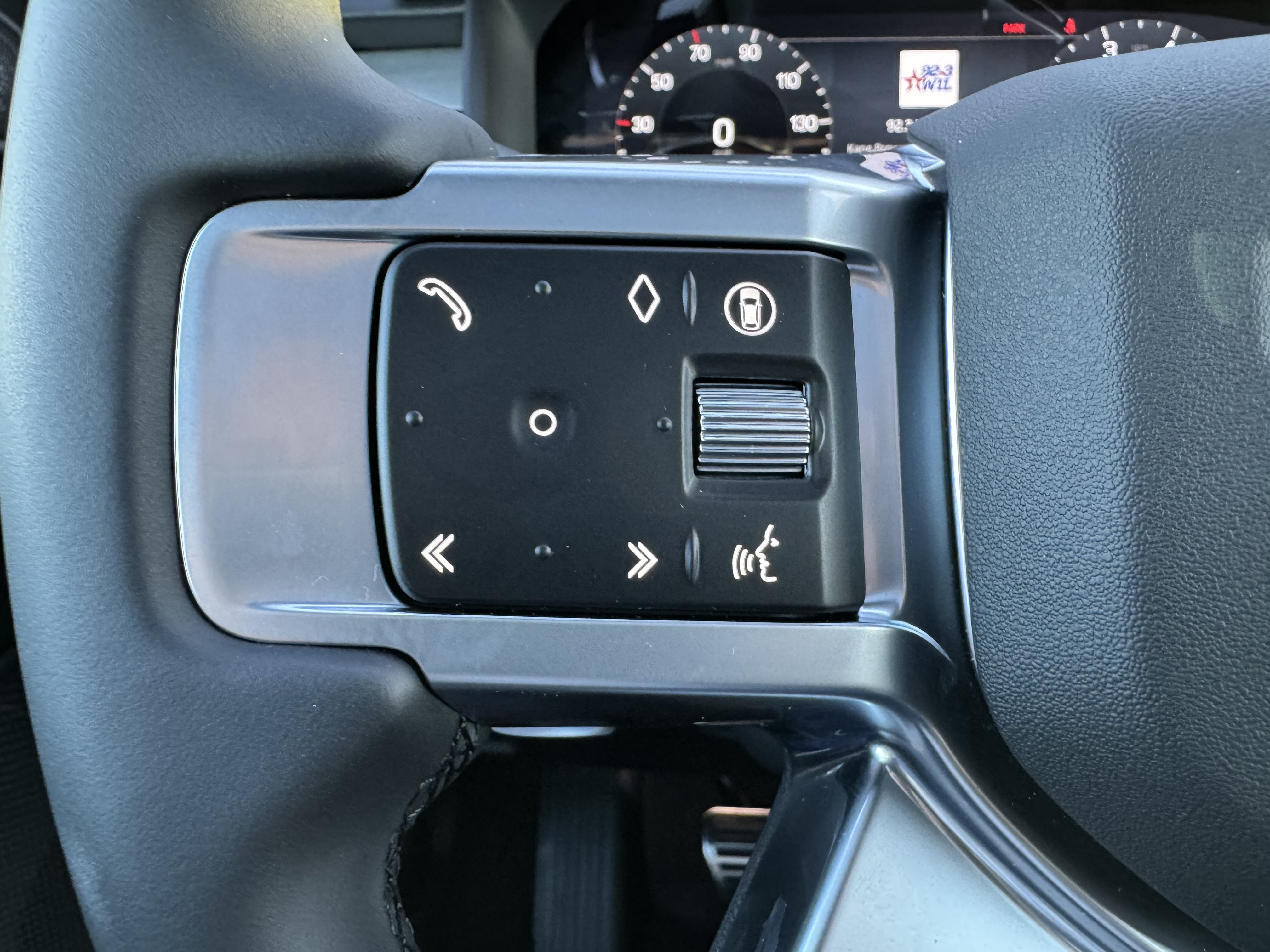 New 2026 Land Rover Discovery Limited Edition AWD/4WD image 17
