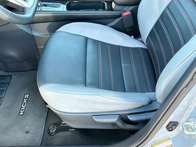 Used 2023 Nissan Kicks SR w/ SR Premium Package image 18